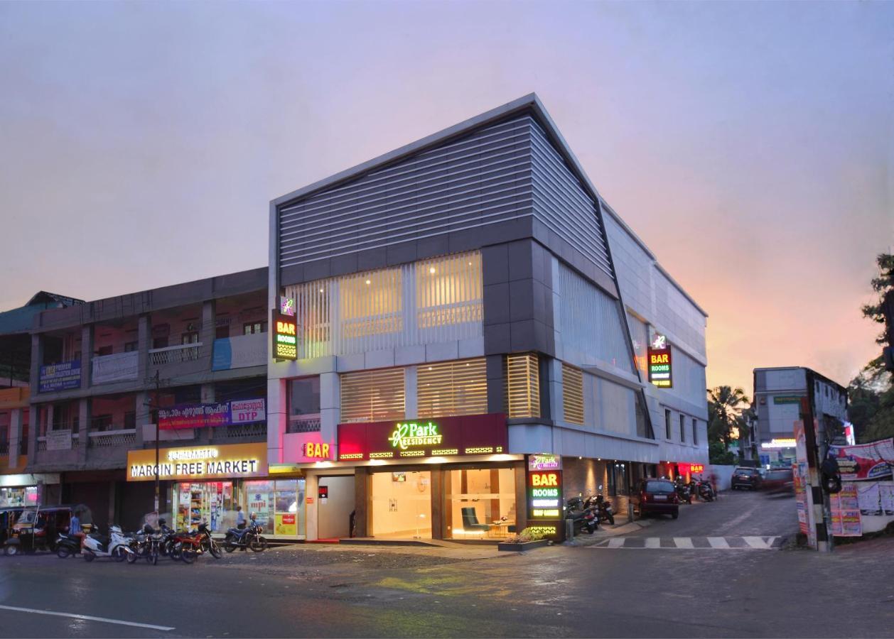 Park Residency Koothattukulam Kuttāttukulam Exterior foto
